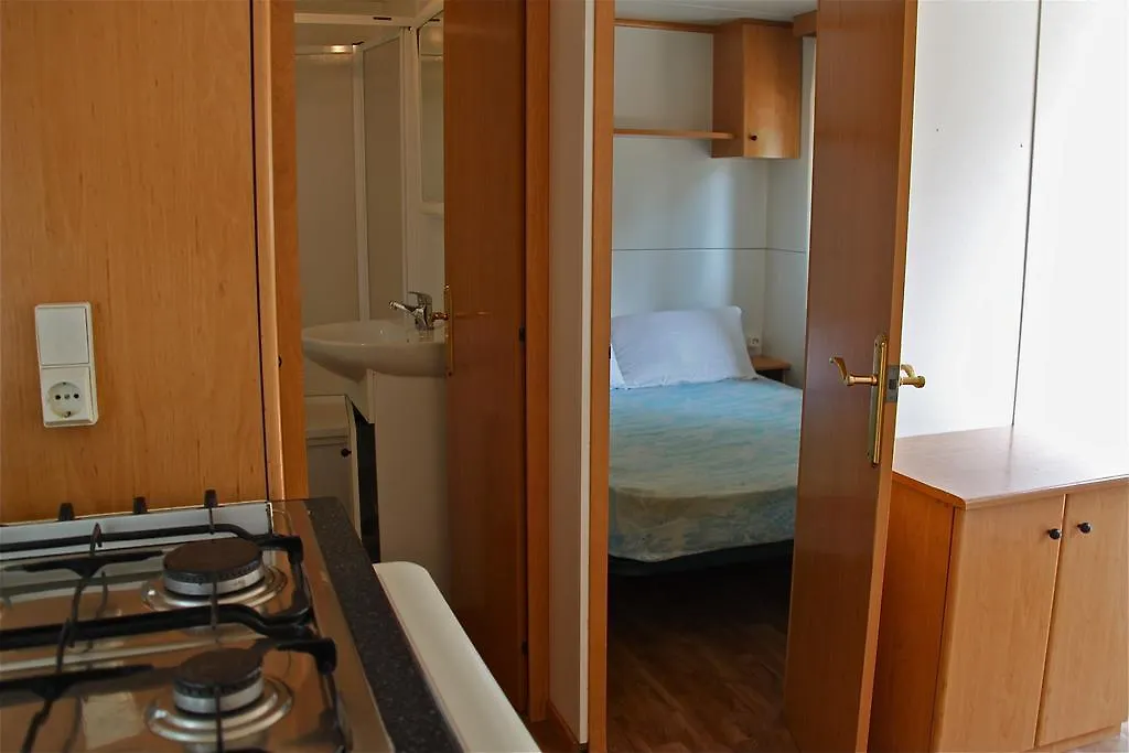 **  Camping Roca Blanes España